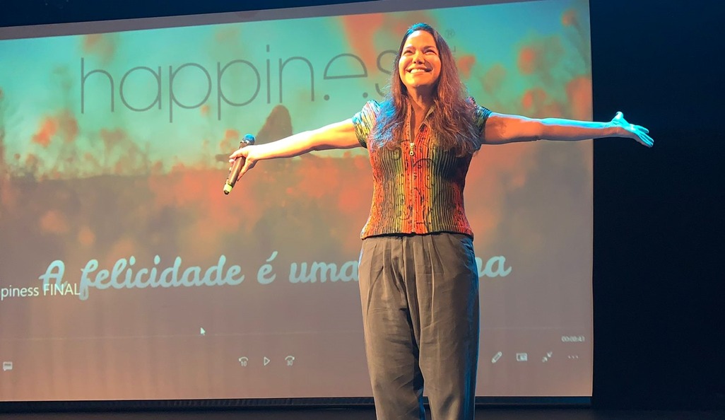 You are currently viewing 1 milhão de felizes é a meta da empreendedora social, especialista em felicidade Sandra Teschner.